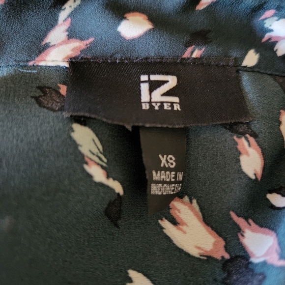IZ BYER Button Down Top Size XS - Picture 8 of 12